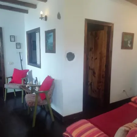 La Centinela 1 *